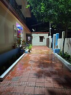 Hotel Lavish Inn