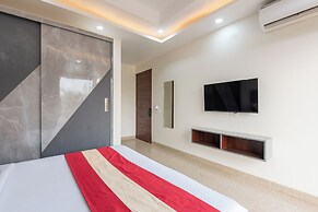 Saavi Hotel Sector- 45