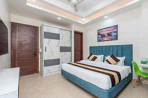 Saavi Hotel Sector- 45