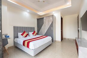 Saavi Hotel Sector- 45