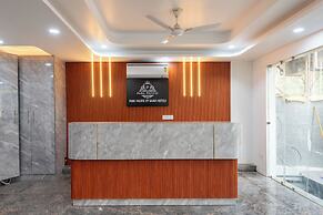 Saavi Hotel Sector- 45