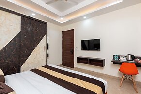 Saavi Hotel Sector- 45