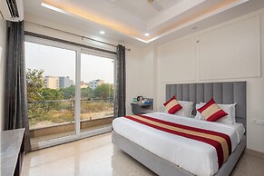 Saavi Hotel Sector- 45