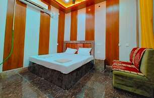 Goroomgo Namo Ayodhya Ji Palace