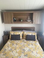 Seaside Escape - Cayton Bay Cabin