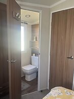 Seaside Escape - Cayton Bay Cabin