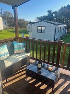 Seaside Escape - Cayton Bay Cabin