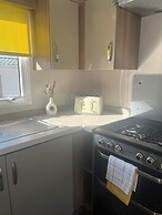 Seaside Escape - Cayton Bay Cabin