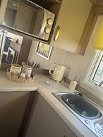 Seaside Escape - Cayton Bay Cabin