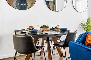 Bullring Lux Suite- Netflix-free Parking-sleeps 6