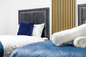 Bullring Lux Suite- Netflix-free Parking-sleeps 6