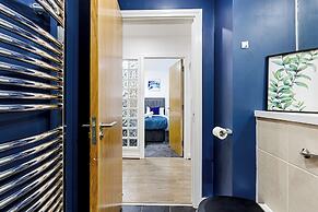 Bullring Lux Suite- Netflix-free Parking-sleeps 6