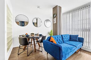 Bullring Lux Suite- Netflix-free Parking-sleeps 6