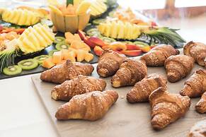 Csa Hotel Beach & Park