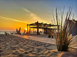 Csa Hotel Beach & Park