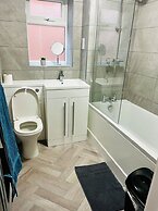 Chic Newly Built Apartment - Nottingham