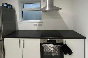 Modern Cosy Spacious 4 Bedroom House