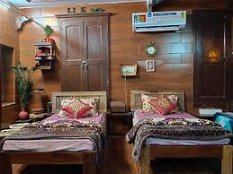 Jakhira Heritage Village Home Stay