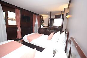 YOU Cairo Nile View Hotel