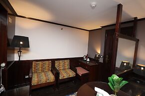 YOU Cairo Nile View Hotel