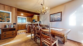 Woodlands #40 3 Bedroom Condo