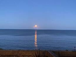 4 Bed-central Location-sleeps 8-marina Sea View-pets-parking