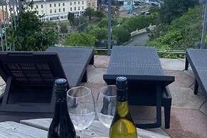 4 Bed-central Location-sleeps 8-marina Sea View-pets-parking