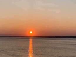 4 Bed-central Location-sleeps 8-marina Sea View-pets-parking