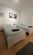 Business & Tourist Apartment mit Balkon