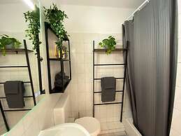 Business & Tourist Apartment mit Balkon