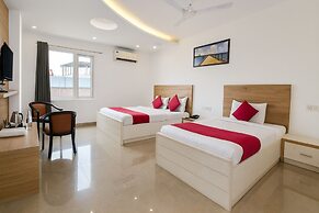 Hotel Good Luck by JMD Group