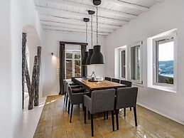 Stunning Villa Surrounded by Lush Greenery