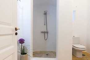 Stunning Villa Surrounded by Lush Greenery