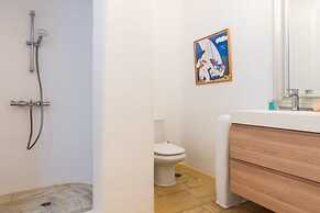 Stunning Villa Surrounded by Lush Greenery