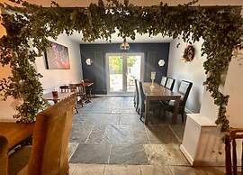 Courtyard Rooms - Studio - Double Bed - Wifi