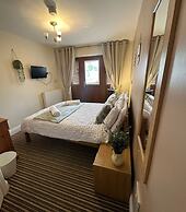 Courtyard Rooms - Studio - Double Bed - Wifi
