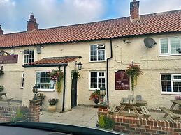 Courtyard Rooms - Studio - Double Bed - Wifi