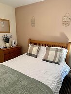 Courtyard Rooms - Studio - Double Bed - Wifi