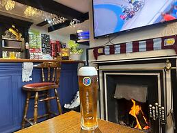 Courtyard Rooms - Studio - Double Bed - Wifi