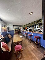 Courtyard Rooms - Studio - Double Bed - Wifi