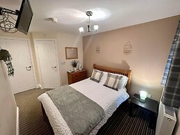 Courtyard Rooms - Studio - Double Bed - Wifi