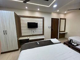 Monga Dreams 120 Mtrs from Golden Temple