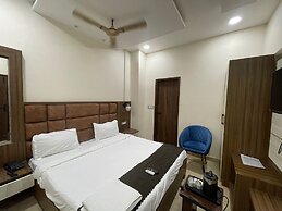 Monga Dreams 120 Mtrs from Golden Temple