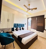 Monga Dreams 120 Mtrs from Golden Temple