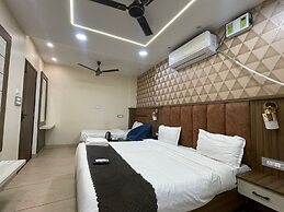 Monga Dreams 120 Mtrs from Golden Temple