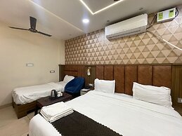 Monga Dreams 120 Mtrs from Golden Temple