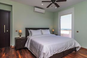 Kbel sea View Villa, Private Pool, Sleeps8, Garden