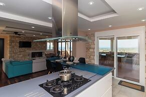 Kbel sea View Villa, Private Pool, Sleeps8, Garden