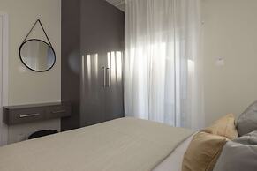 Phaedrus Living Mini Art House Kahlo