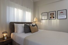 Phaedrus Living Mini Art House Kahlo